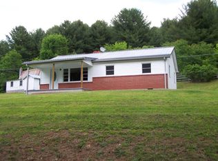 405 Trapper Dr, Woodlawn, VA 24381