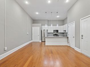 6 S Calvert St #11, Baltimore, MD 21202