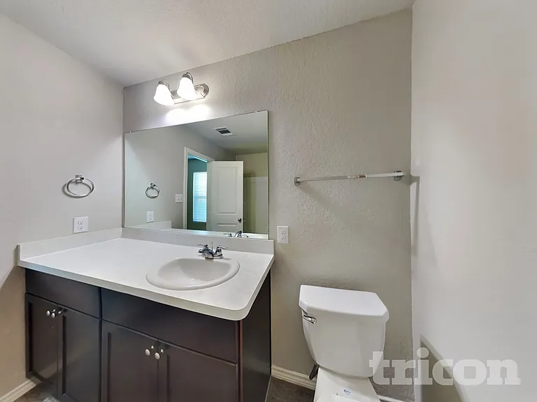 5306 Everett Loop — Photo 9