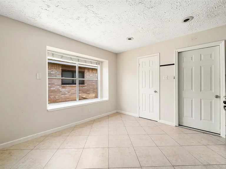 2603 Hollymist Dr — Photo 22