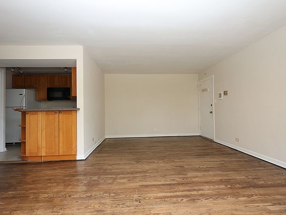 4th image of 10111 Old Orchard Ct Unit 101