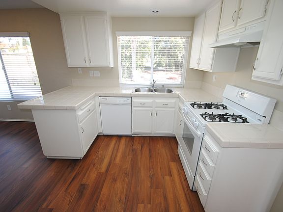 4th image of 39734 Almansa Ct