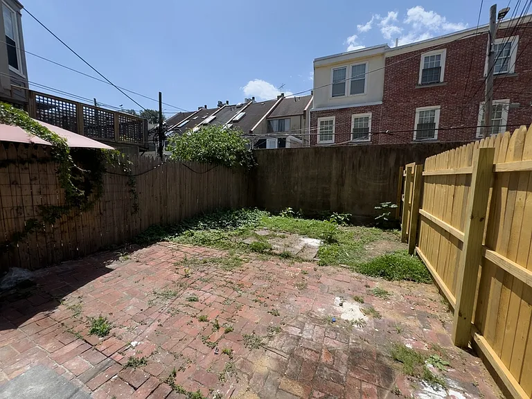 1934 Green St #1R — Photo 19