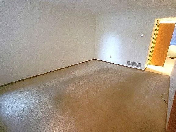 5th image of 713 Michael View Ct #86