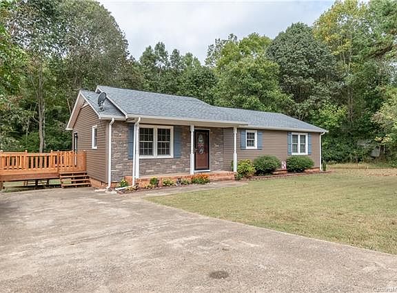 2nd image of 505 Wesley Dr