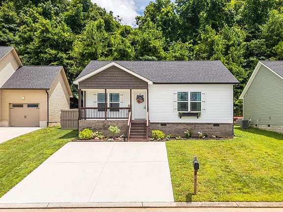 2nd image of 1650 Southern Heights Cir SE