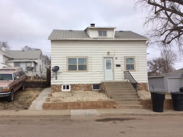 11 4th ST SE, 11 4th St SE #1, Dickinson, ND 58601