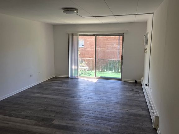 4th image of 2345 185th Ct APT 19