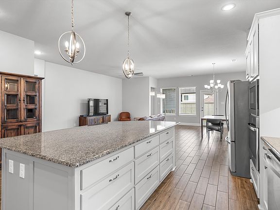 4th image of 2304 Clancy Dr