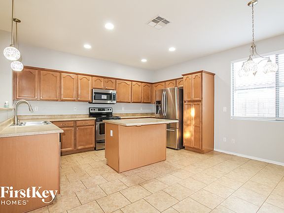 3rd image of 16961 W Manchester Dr