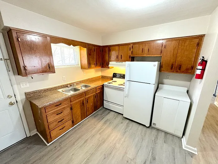 1128 Sparrow Rd #2 — Photo 4
