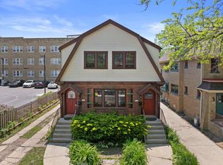 1713 E Marion St #1715, Milwaukee, WI 53211