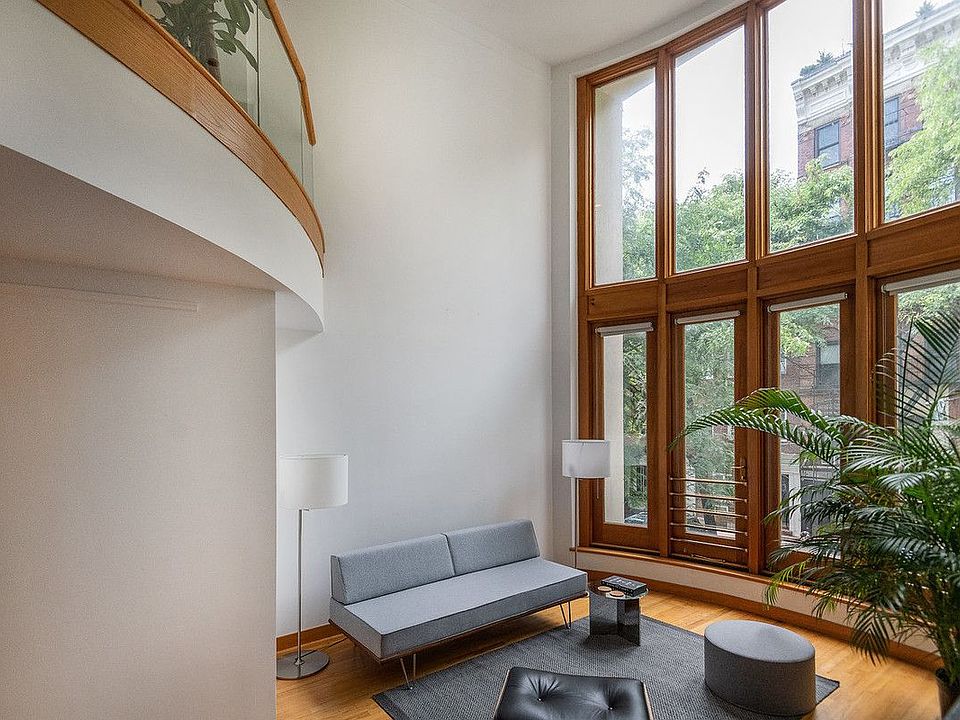 2nd image of 191 Spring St