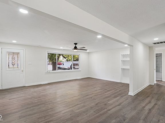 5th image of 4127 Greenfield Dr