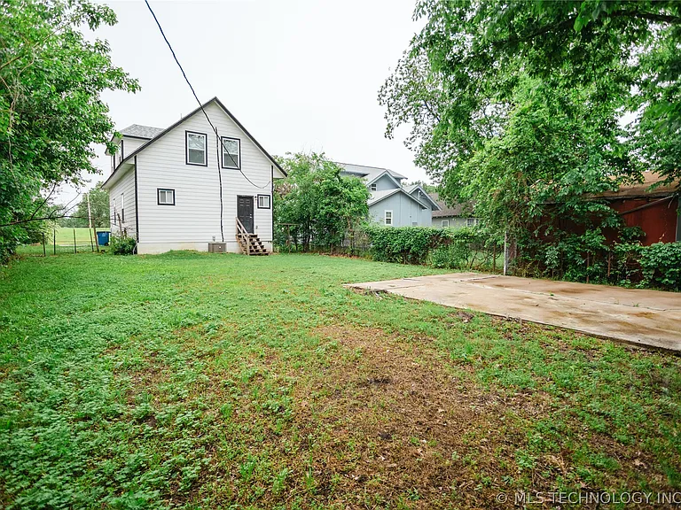 821 S Quaker Ave — Photo 81