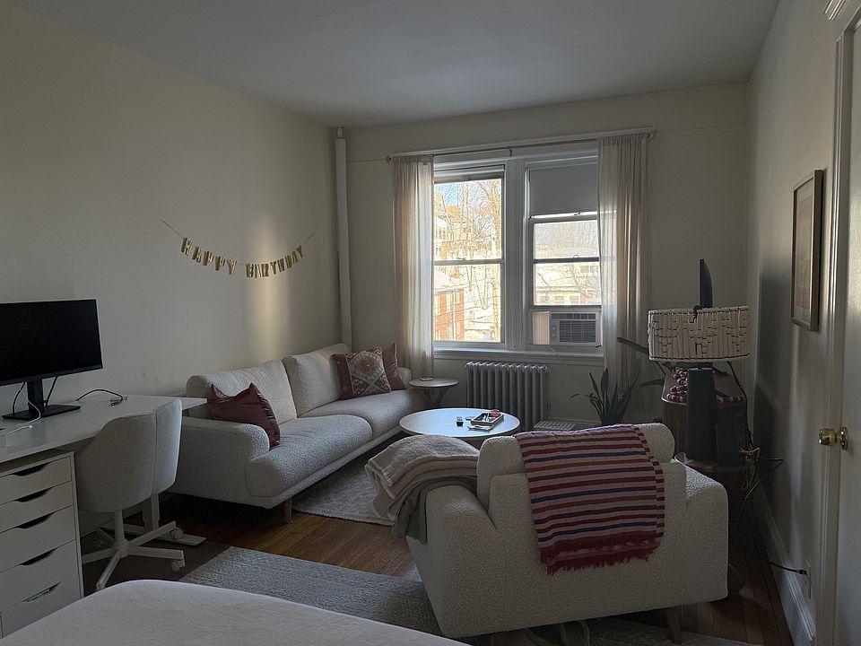 1st image of 24 Colborne Rd APT 4
