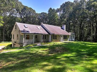 15 Sunset Cir, Woodbridge, CT 06525