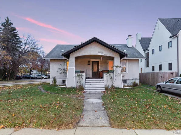 220 N Maple Ave, Royal Oak, MI 48067