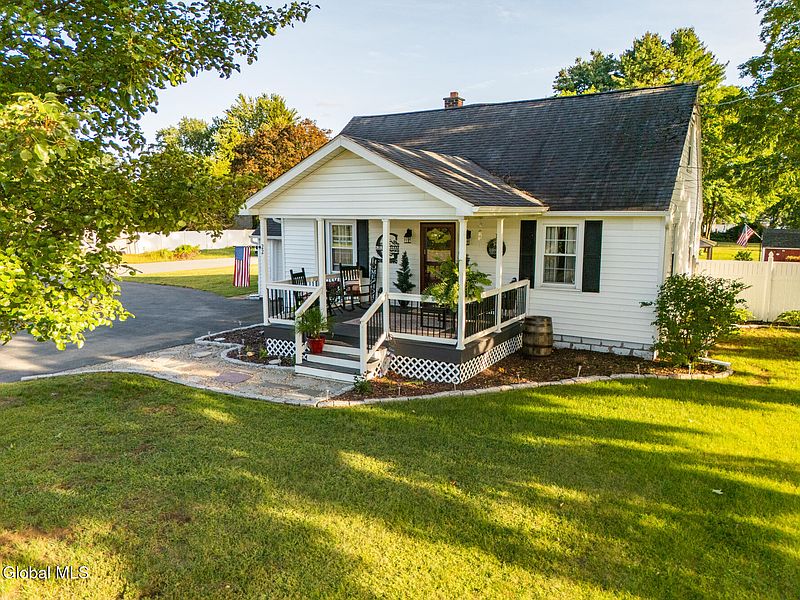 3rd image of 22 Pine Road