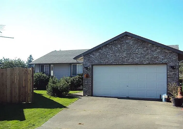 6310 54th Dr NE