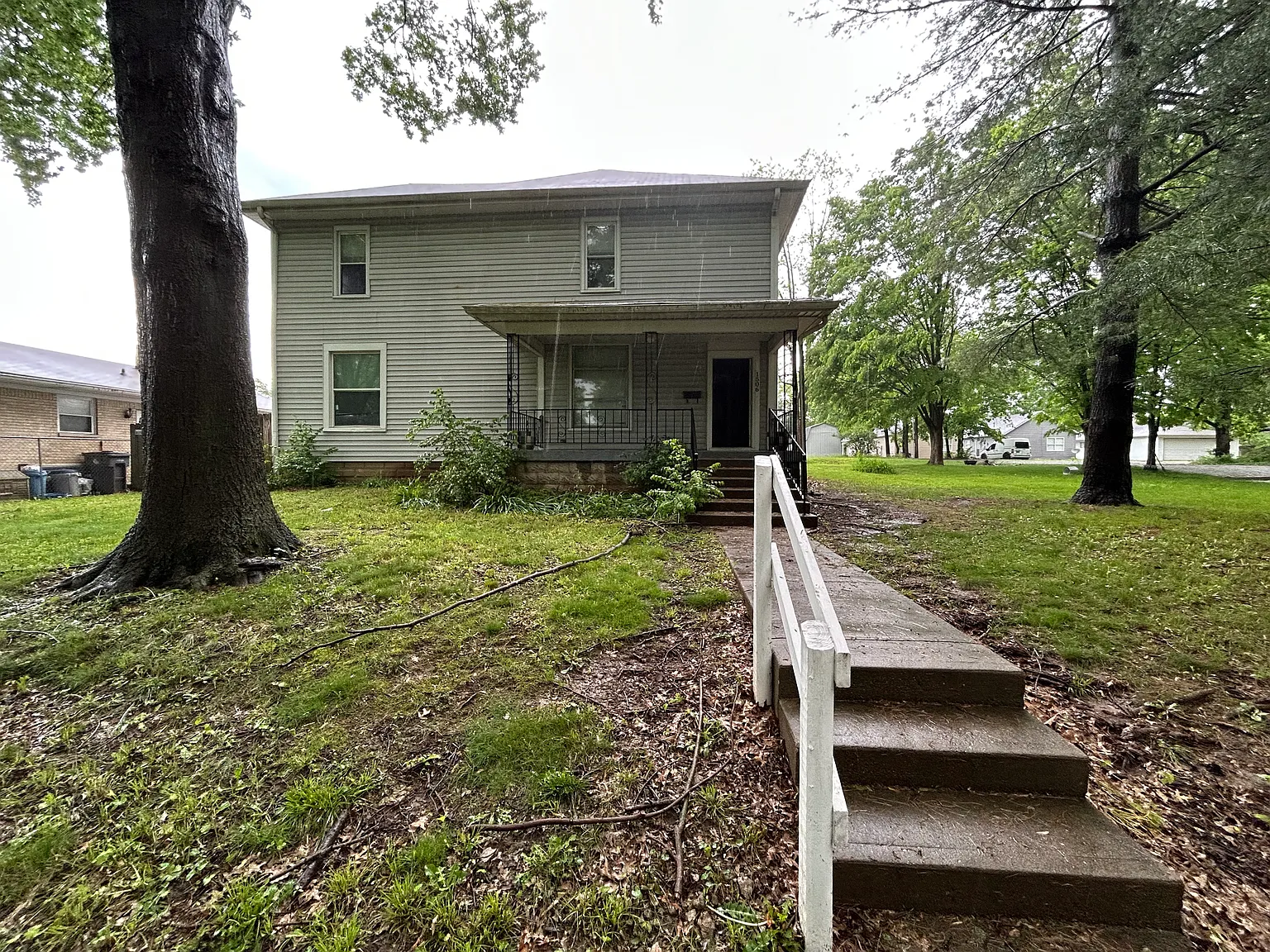 1506 E Edwards Ave photo 1