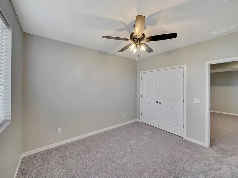 9049 S 42nd St — Photo 38