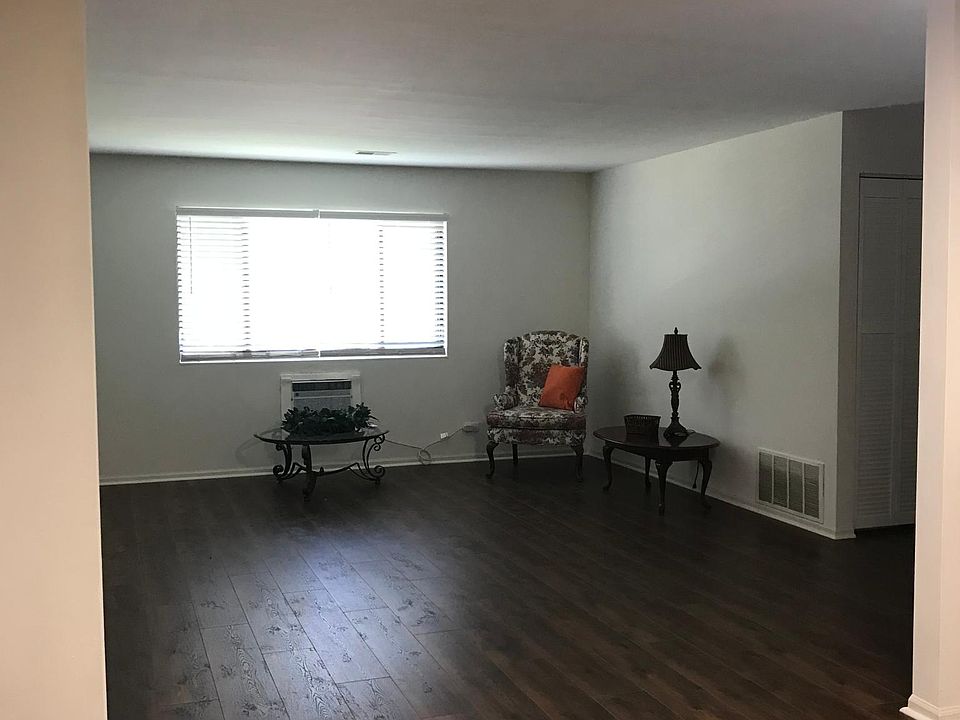 2nd image of 501 Smith Dr #3