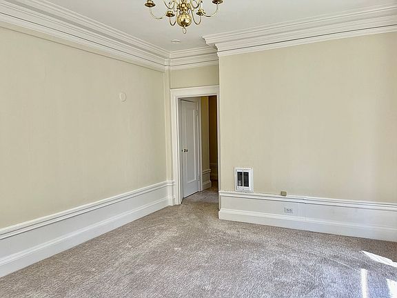 3rd image of 805 Bush St APT 302