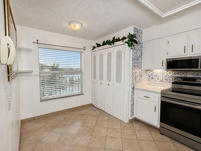 4550 NW 18th Ave #606 — Photo 9