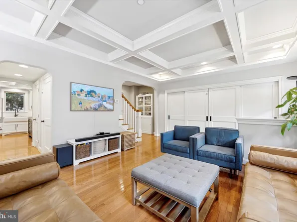 121 Valley Pl, Media, PA 19063