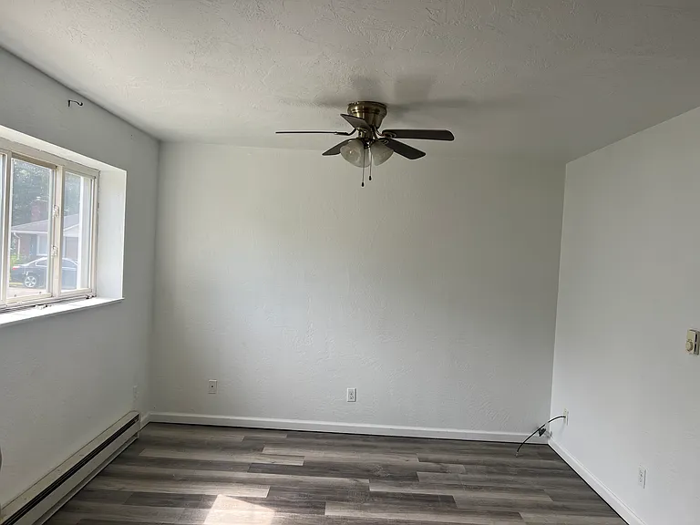 114 E 2nd Ave #1 — Photo 3