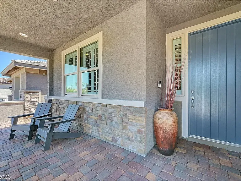 1170 N Water St — Photo 2