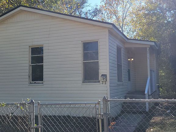 2nd image of 2819 Drexel St