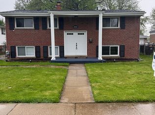 28081 E Barkman St W, Roseville, MI 48066