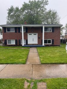 28081 E Barkman St W, Roseville, MI, 48066