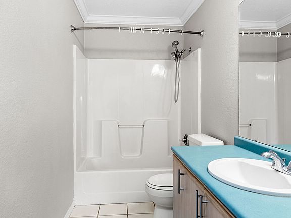 5th image of 32 Golfshores Dr APT 1
