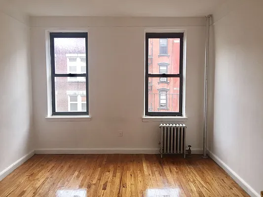 Rented by Warren T Real Estate Corp. | media 5