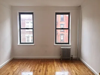 Rented by Warren T Real Estate Corp.