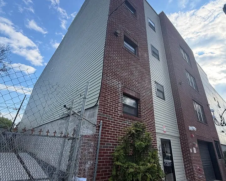 154 Hamilton Ave #107 — Photo 1