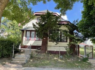 1140 N 26th St, Milwaukee, WI 53233