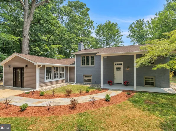 104 Maple Ave, Washington Grove, MD 20880