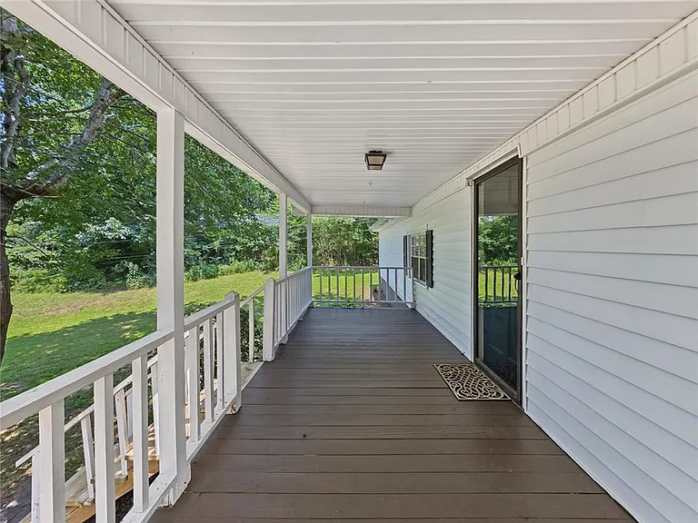 3542 Shoreland Dr — Photo 2
