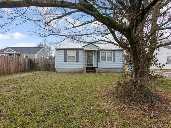 2715 Lindsey Dr, Hopkinsville, KY 42240