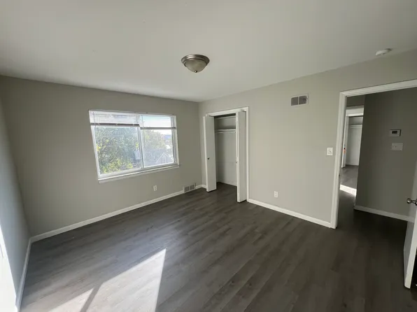 202 N Morse Ave, Liberty, MO 64068