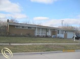 10055 Camden St, Livonia, MI 48150