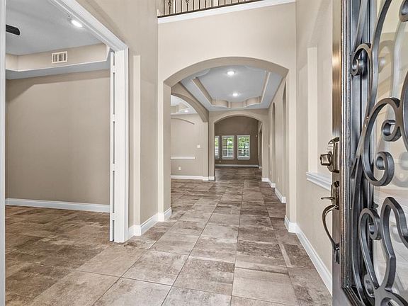 3rd image of 2222 Dove Haven Ln