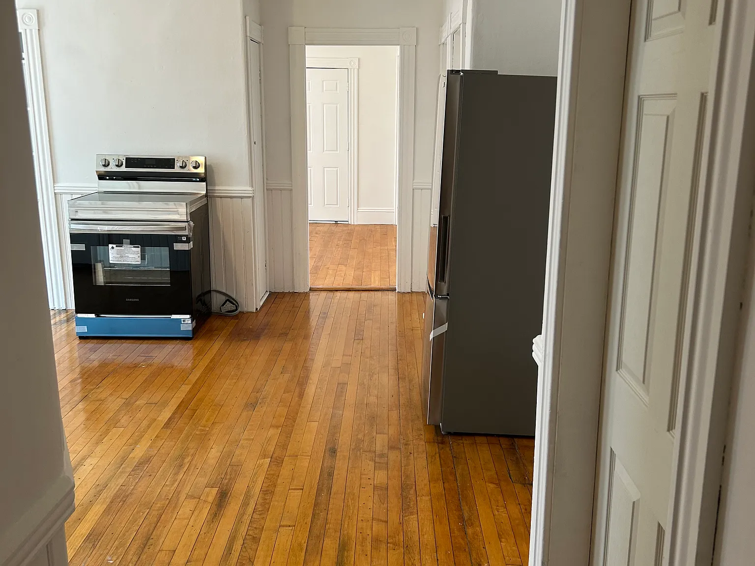 4 bed, 1300 sqft, $2,400 — Photo 2