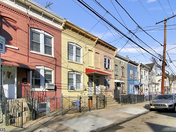 2nd image of 200 Parker St