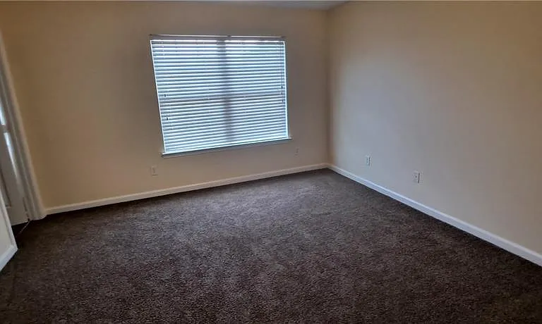 4330 Park Gate Dr — Photo 10