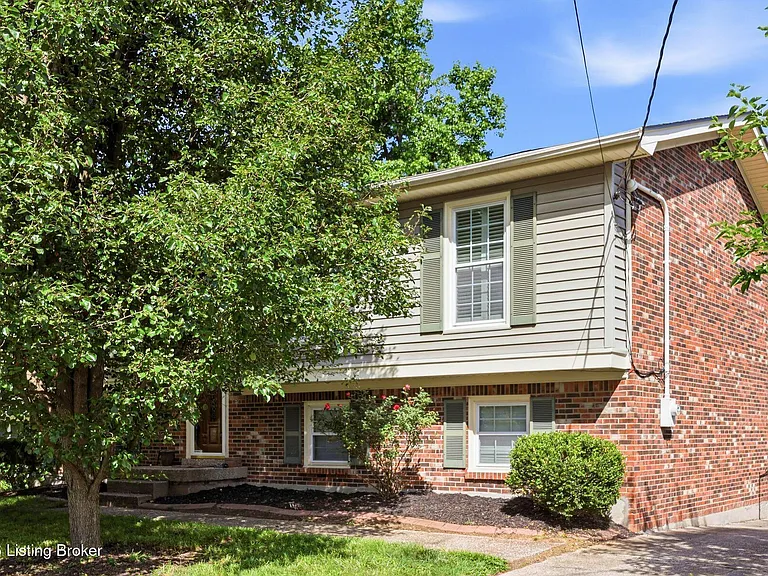 3605 Birnamwood Ct — Photo 3